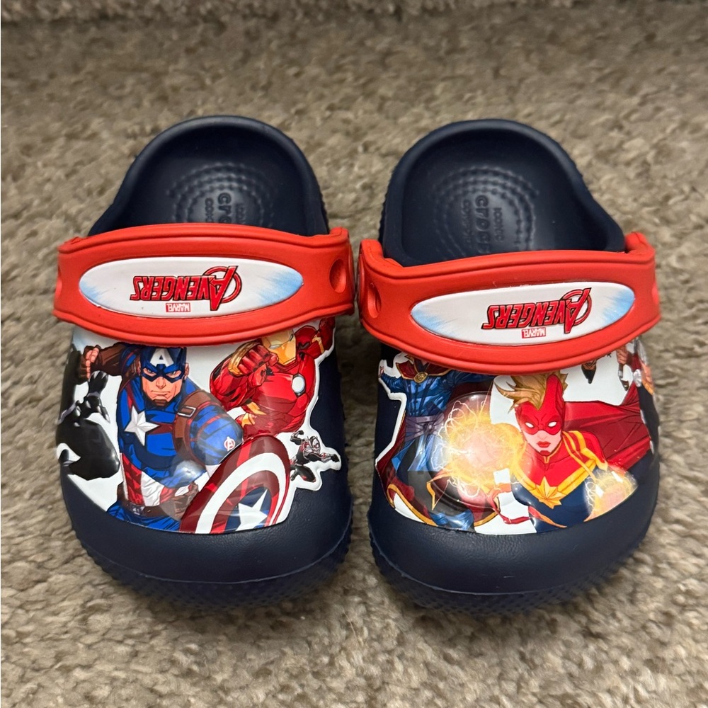 Crocs Disney Marvel Avengers Blue Captain America Iron Man Toddler Baby size 4